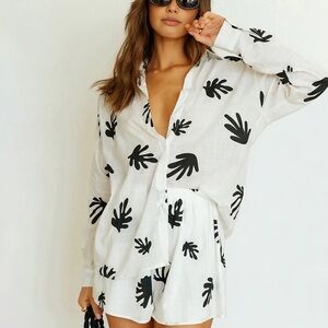 NWT - Black and White Women's shorts and long sleeve matching set